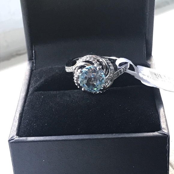 New Blue Topaz ring - Picture 9 of 15